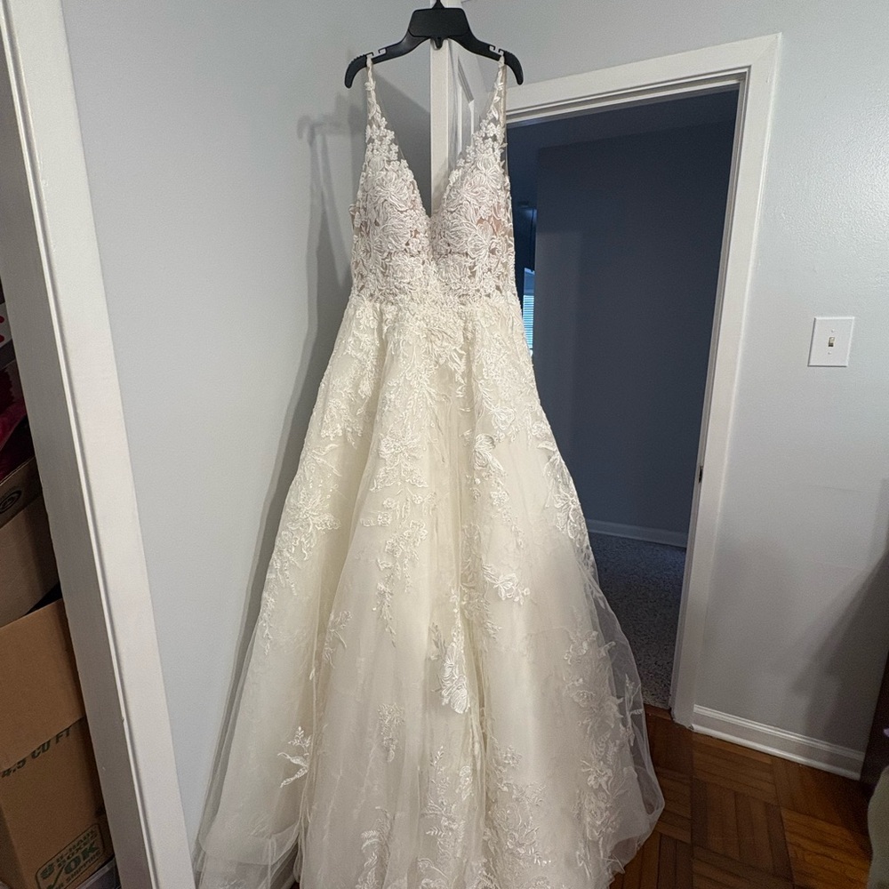 Martina Liana Ivory Lace Wedding Dress